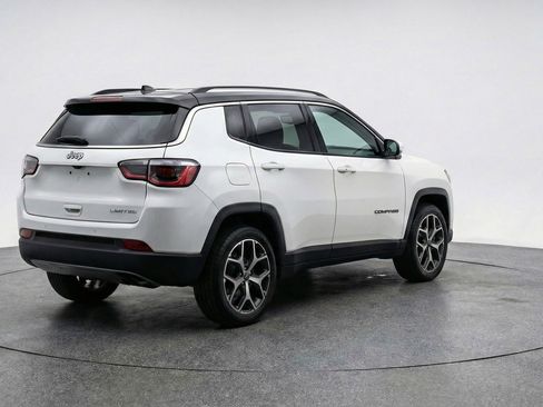 Used 2025 Jeep Compass Limited AWD/4WD image 9