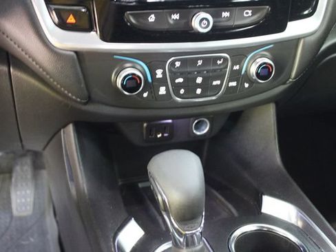 Used 2022 Chevrolet Traverse LT AWD/4WD image 20