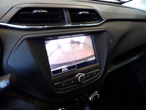Used 2021 Chevrolet TrailBlazer LS FWD image 13