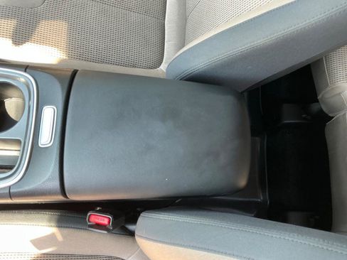 Used 2022 Hyundai Santa Fe SEL FWD image 18