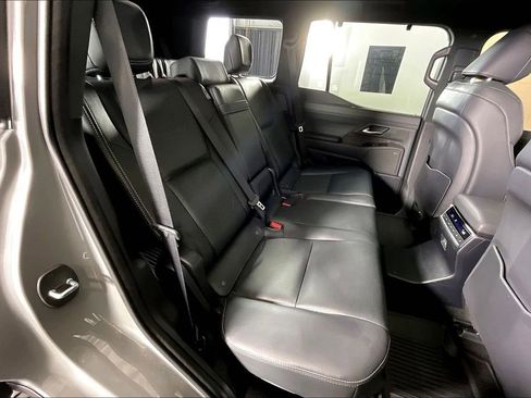 Used 2024 Lexus GX 550 image 39