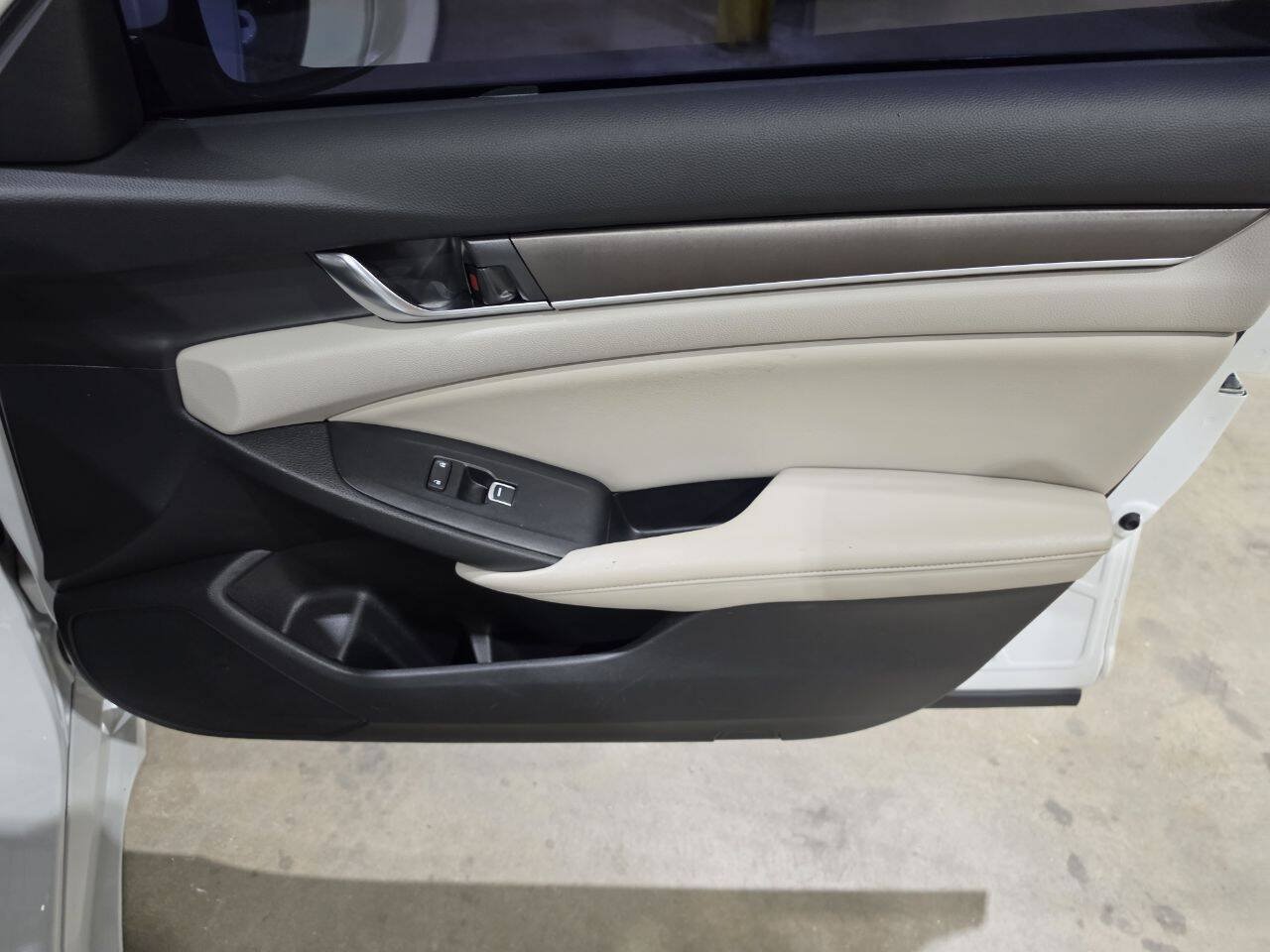 Used 2019 Honda Accord LX image 31