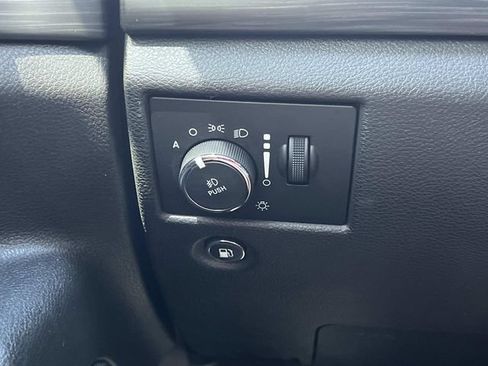Used 2020 Jeep Grand Cherokee Altitude AWD/4WD image 29