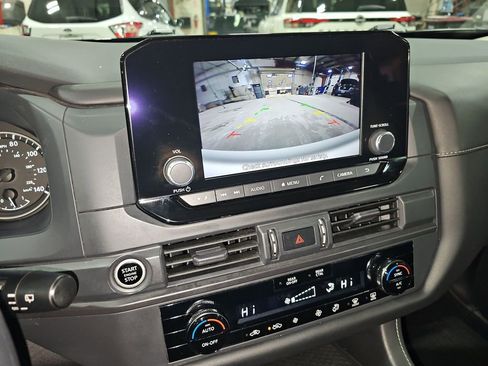 Used 2023 Nissan Pathfinder S image 40