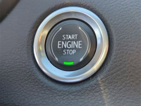 Certified 2023 Cadillac XT4 Premium Luxury image 16