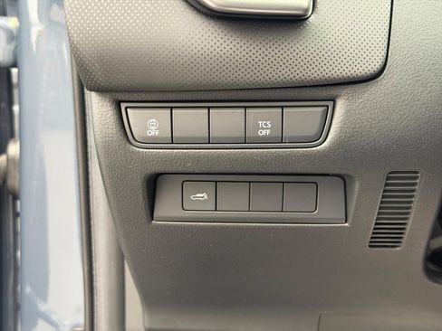 Used 2025 MAZDA CX-50 AWD 2.5 S w/ Premium Package image 16