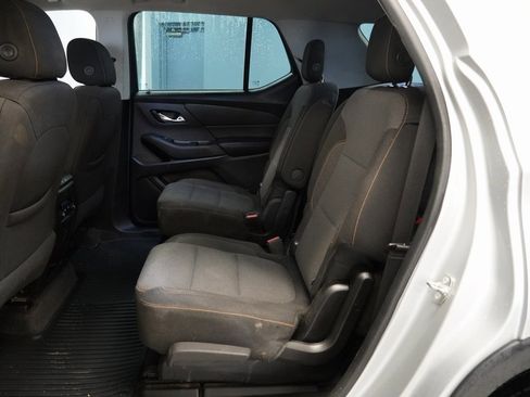 Used 2018 Chevrolet Traverse LT image 25