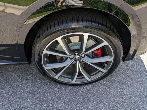 New 2026 Jaguar F-PACE SVR 575 Edition image 31