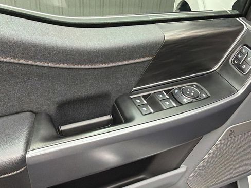 Used 2025 Ford F150 Lariat w/ Equipment Group 502A High image 31