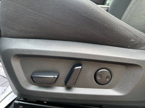 Used 2023 Nissan Rogue SV AWD/4WD image 18