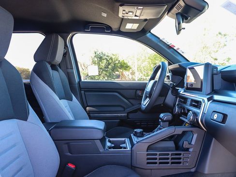 Certified 2025 Toyota 4Runner TRD Off-Road image 21