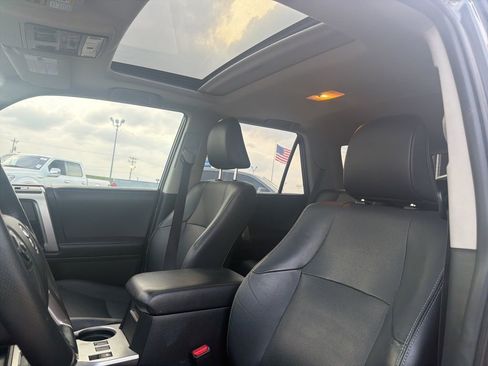 Used 2015 Toyota 4Runner Limited image 10