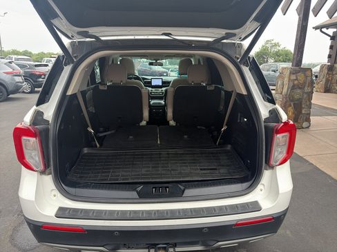 Used 2021 Ford Explorer XLT w/ Equipment Group 202A AWD/4WD image 20