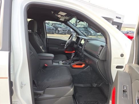 Used 2024 Nissan Frontier PRO-4X w/ Off-Road Protection Package AWD/4WD image 15