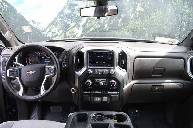 Used 2021 Chevrolet Silverado 1500 LT w/ Z71 Off-Road Package AWD/4WD image 18