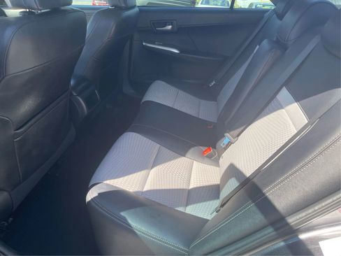 Used 2014 Toyota Camry SE image 10