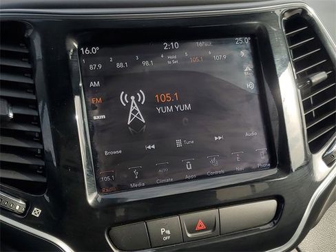 Used 2019 Jeep Cherokee Overland image 19