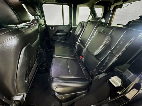 Certified 2021 Jeep Wrangler Unlimited Rubicon w/ Cold Weather Group image 23