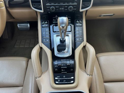 Used 2013 Porsche Cayenne S w/ Premium Pkg Plus image 34