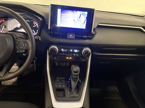Used 2023 Toyota RAV4 LE AWD/4WD image 21