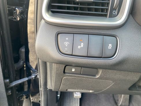 Used 2019 Kia Sorento L FWD image 11