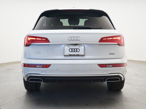 Used 2023 Audi Q5 2.0T Premium w/ Convenience Package AWD/4WD image 4