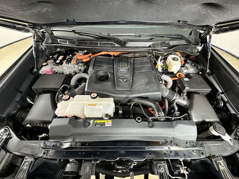 Used 2024 Toyota Sequoia Limited AWD/4WD image 25