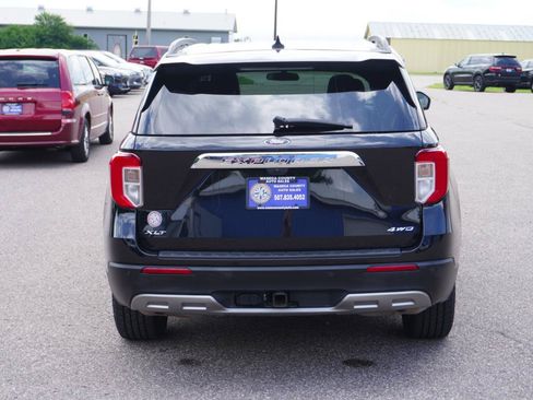 Used 2023 Ford Explorer XLT w/ Equipment Group 202A AWD/4WD image 4