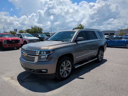 Used 2018 Chevrolet Tahoe LT w/ LT Signature Package RWD image 4