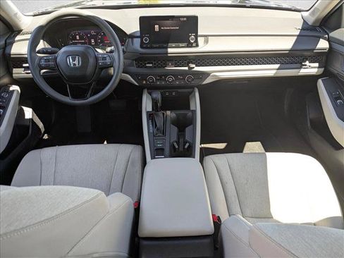Used 2025 Honda Accord SE image 17
