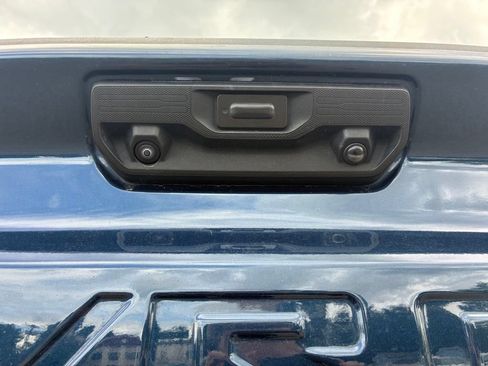 Used 2022 Chevrolet Silverado 1500 LT AWD/4WD image 11