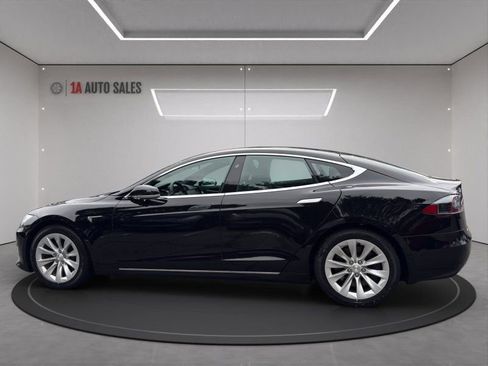 Used 2019 Tesla Model S Standard Range image 2