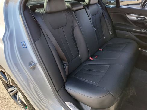 Used 2016 BMW 740i image 25