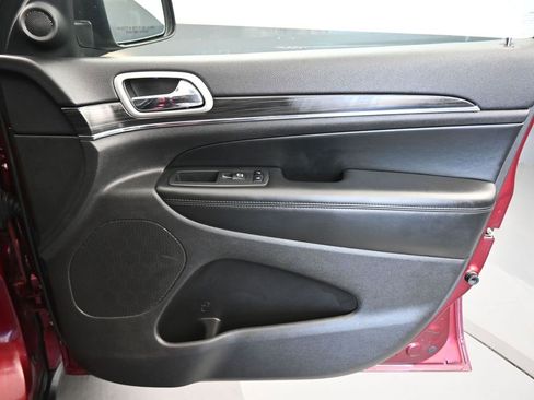 Used 2019 Jeep Grand Cherokee Limited image 42