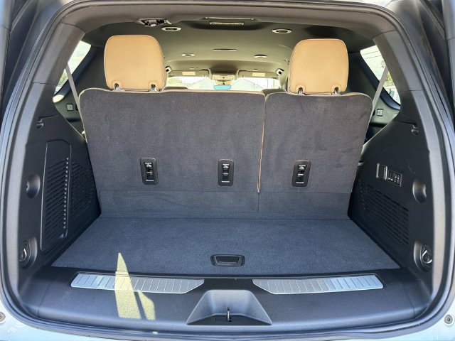Used 2024 Chevrolet Tahoe Premier RWD image 10