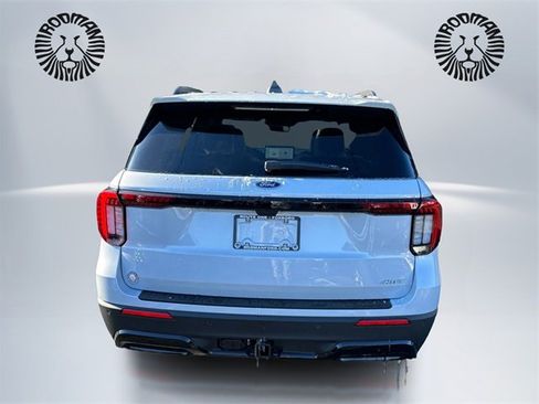 New 2026 Ford Explorer ST-Line w/ ST-Line Street Pack image 6