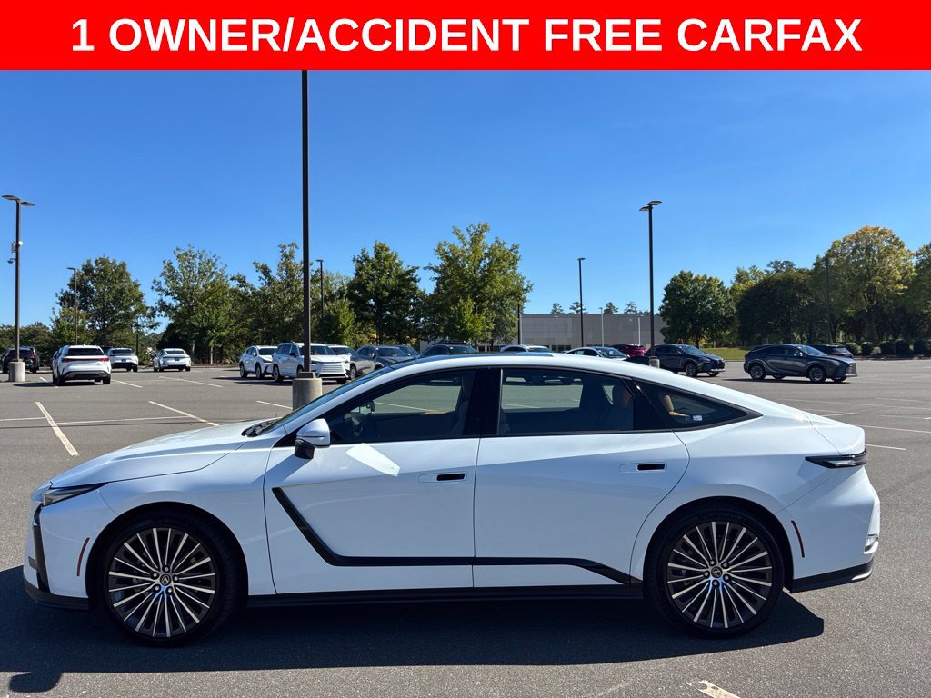 Certified 2026 Lexus ES 350e w/ Convenience Package FWD image 4
