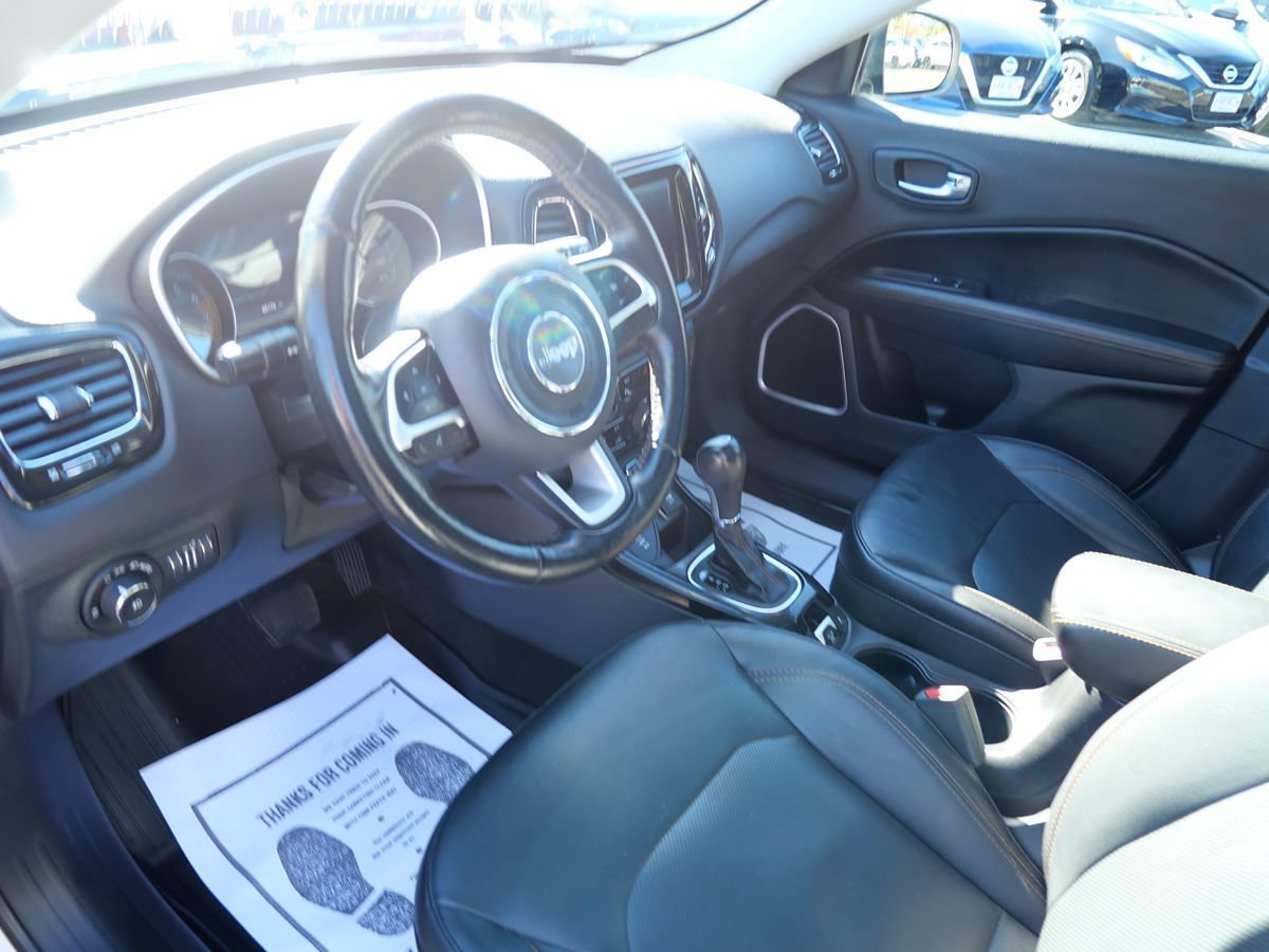 Used 2018 Jeep Compass Limited w/ Navigation Group AWD/4WD image 9
