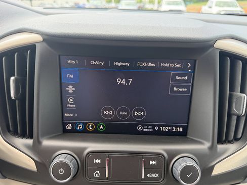 Used 2024 GMC Terrain Denali w/ Denali Premium Package AWD/4WD image 35