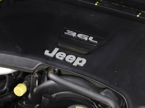 Used 2018 Jeep Wrangler Unlimited Sport S AWD/4WD image 19
