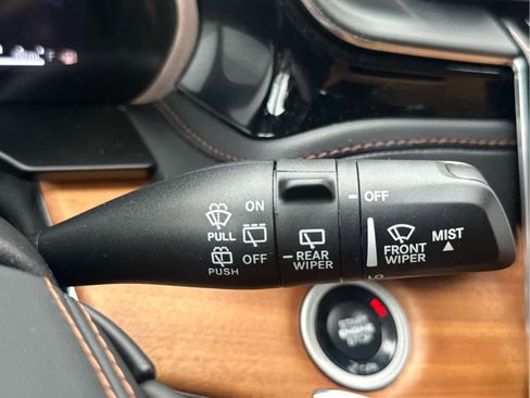 New 2025 Jeep Grand Cherokee L Summit AWD/4WD image 32
