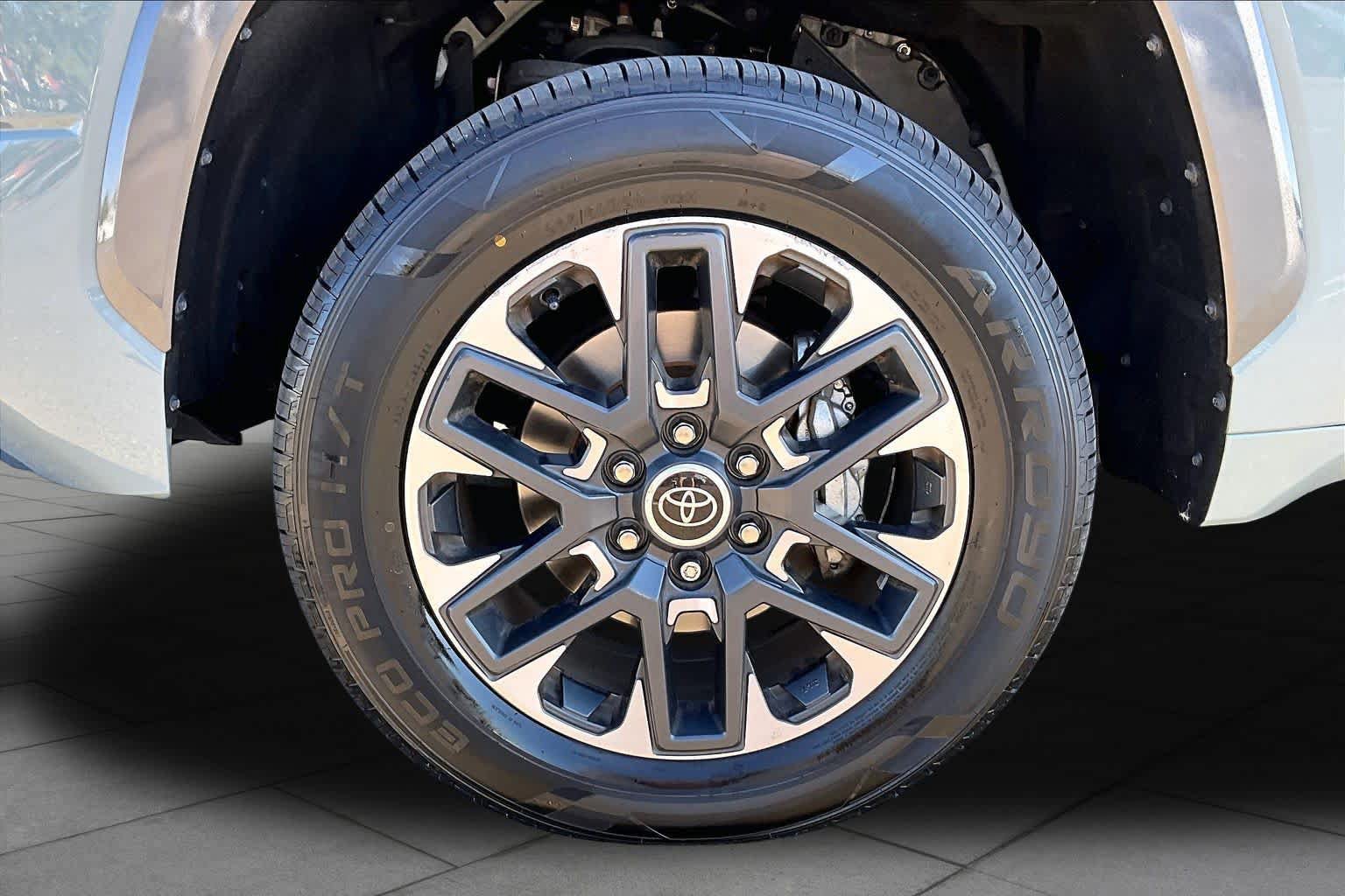 Used 2024 Toyota Tundra Limited AWD/4WD image 10