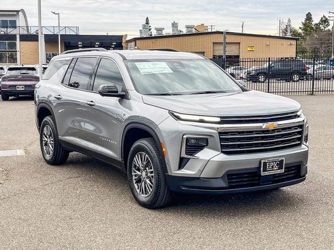 New 2026 Chevrolet Traverse LT w/ Enhanced Driving Package image 5