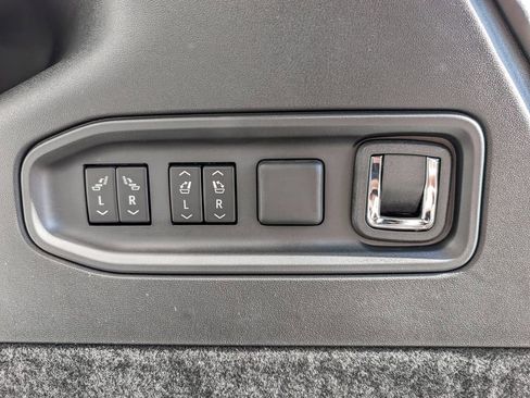 New 2026 Cadillac Vistiq Sport image 19