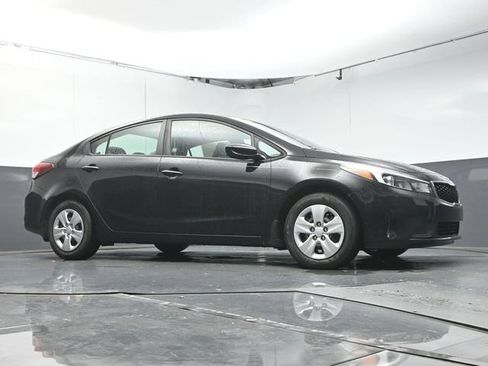Used 2017 Kia Forte LX FWD image 29