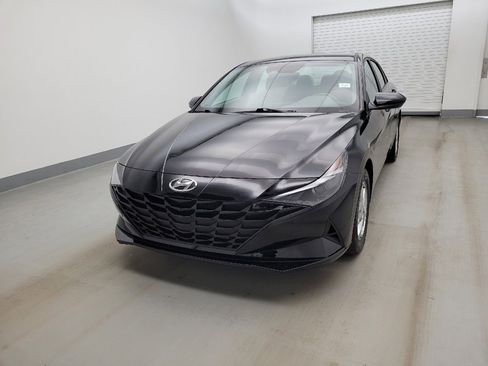 Used 2023 Hyundai Elantra SE w/ Cargo Package image 15
