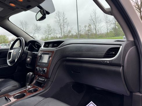 Used 2014 Chevrolet Traverse LT FWD image 21
