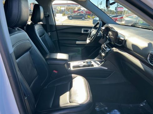 Used 2023 Ford Explorer Limited w/ Equipment Group 301A image 13