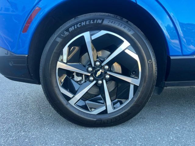 Used 2024 Chevrolet Equinox EV LT w/ Active Safety Package 3 AWD/4WD image 5