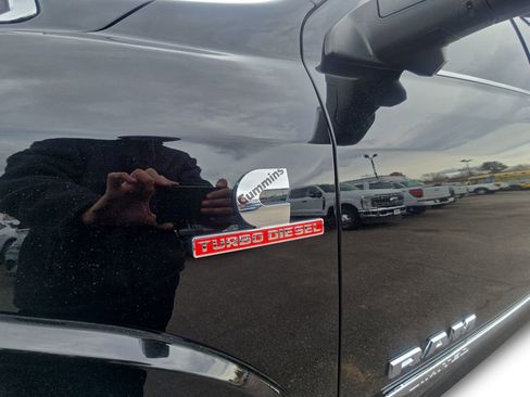 Used 2022 RAM 2500 Limited image 25